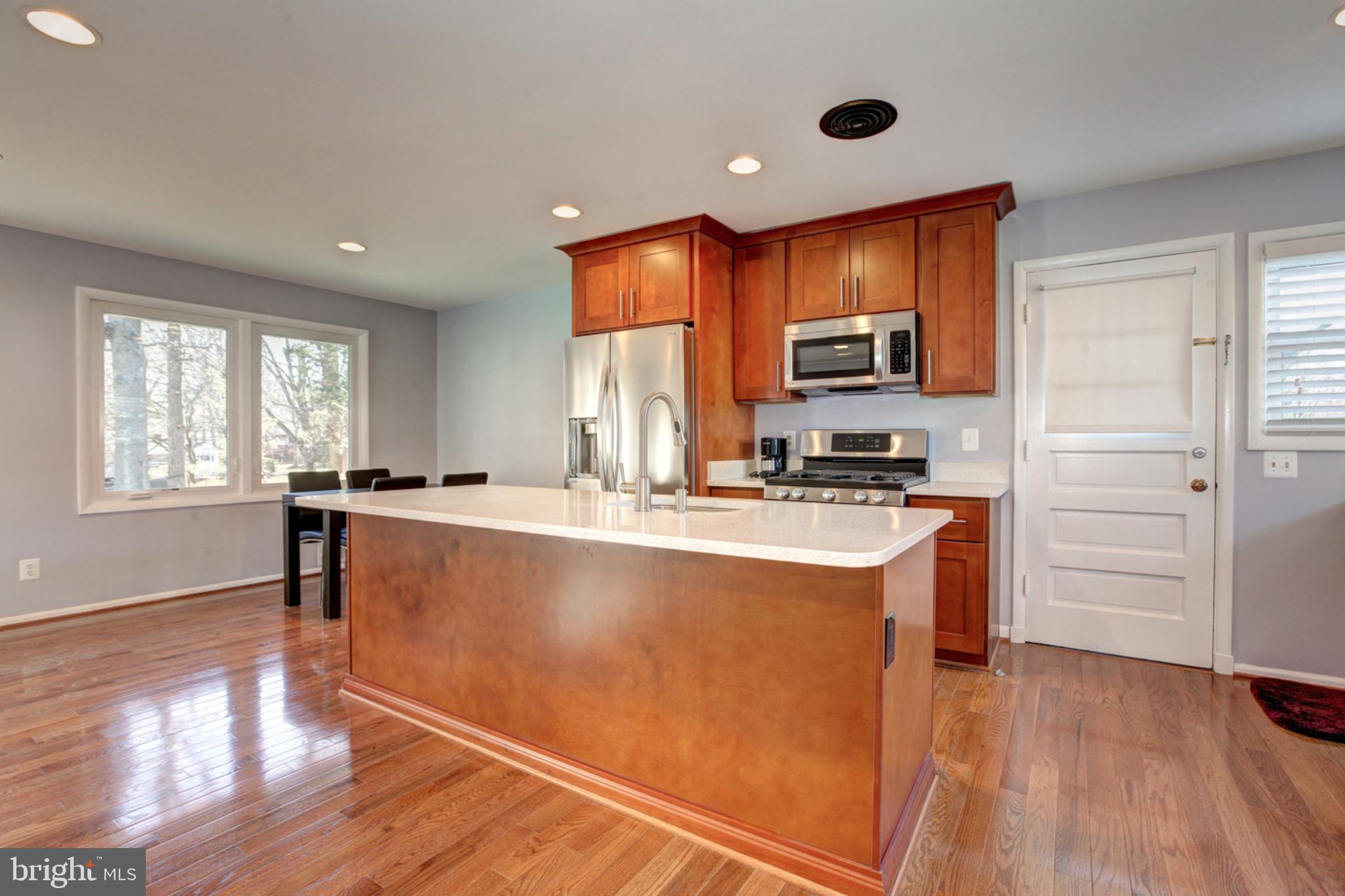 EAST VIENNA WOODS - Residential Lease