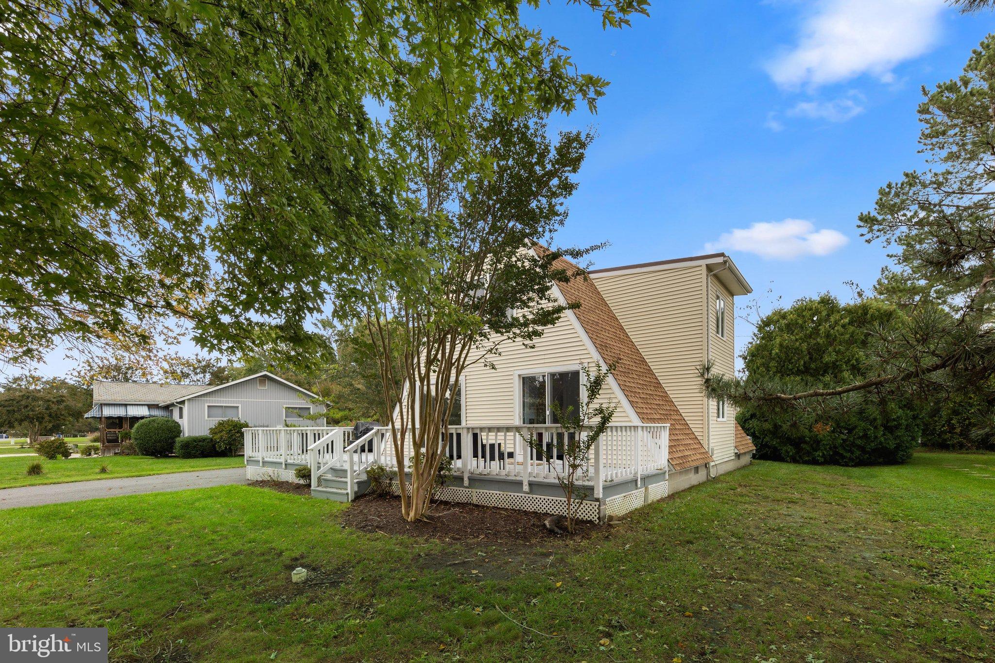 742 FENWOOD CIRCLE