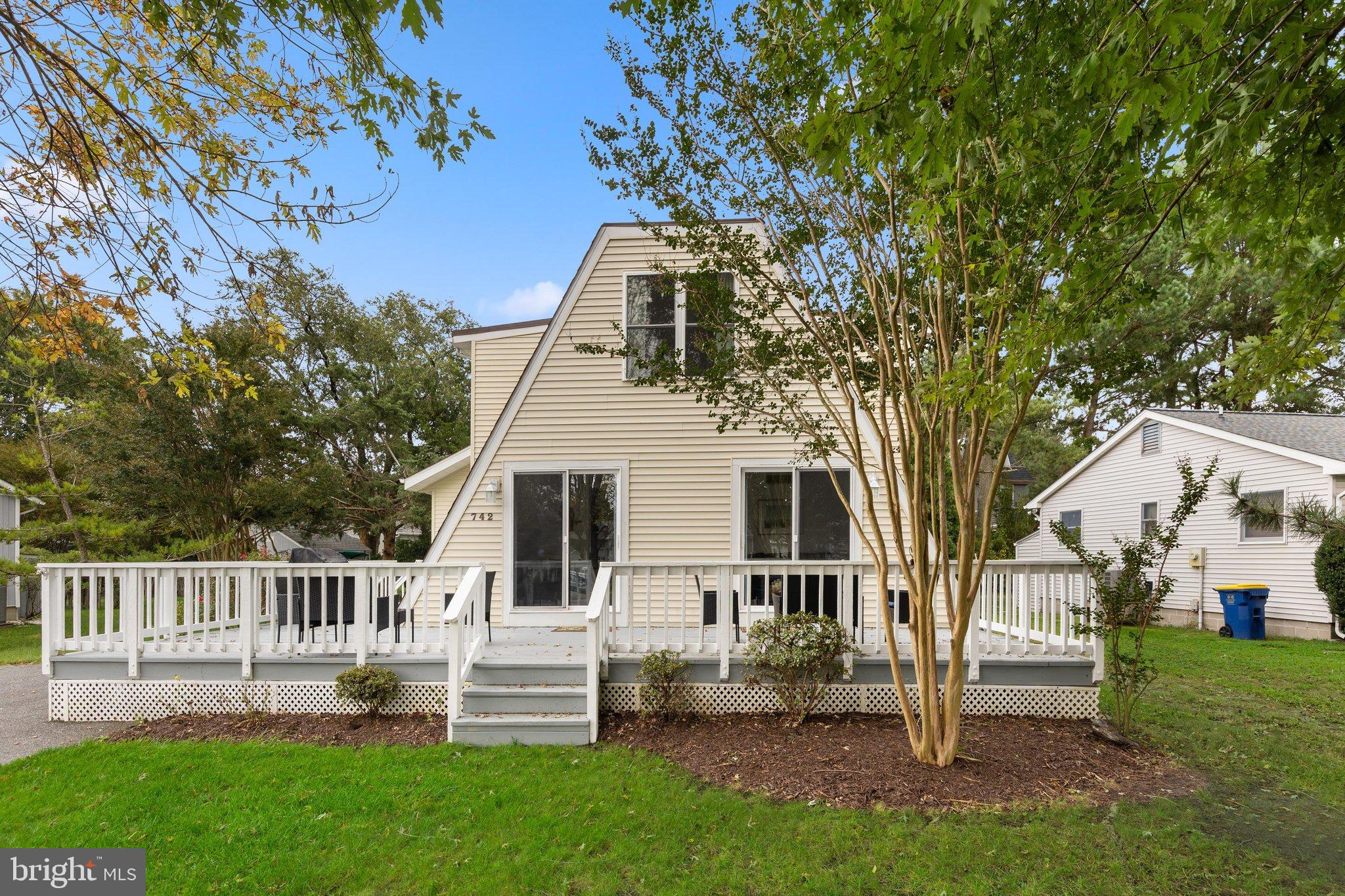 742 FENWOOD CIRCLE