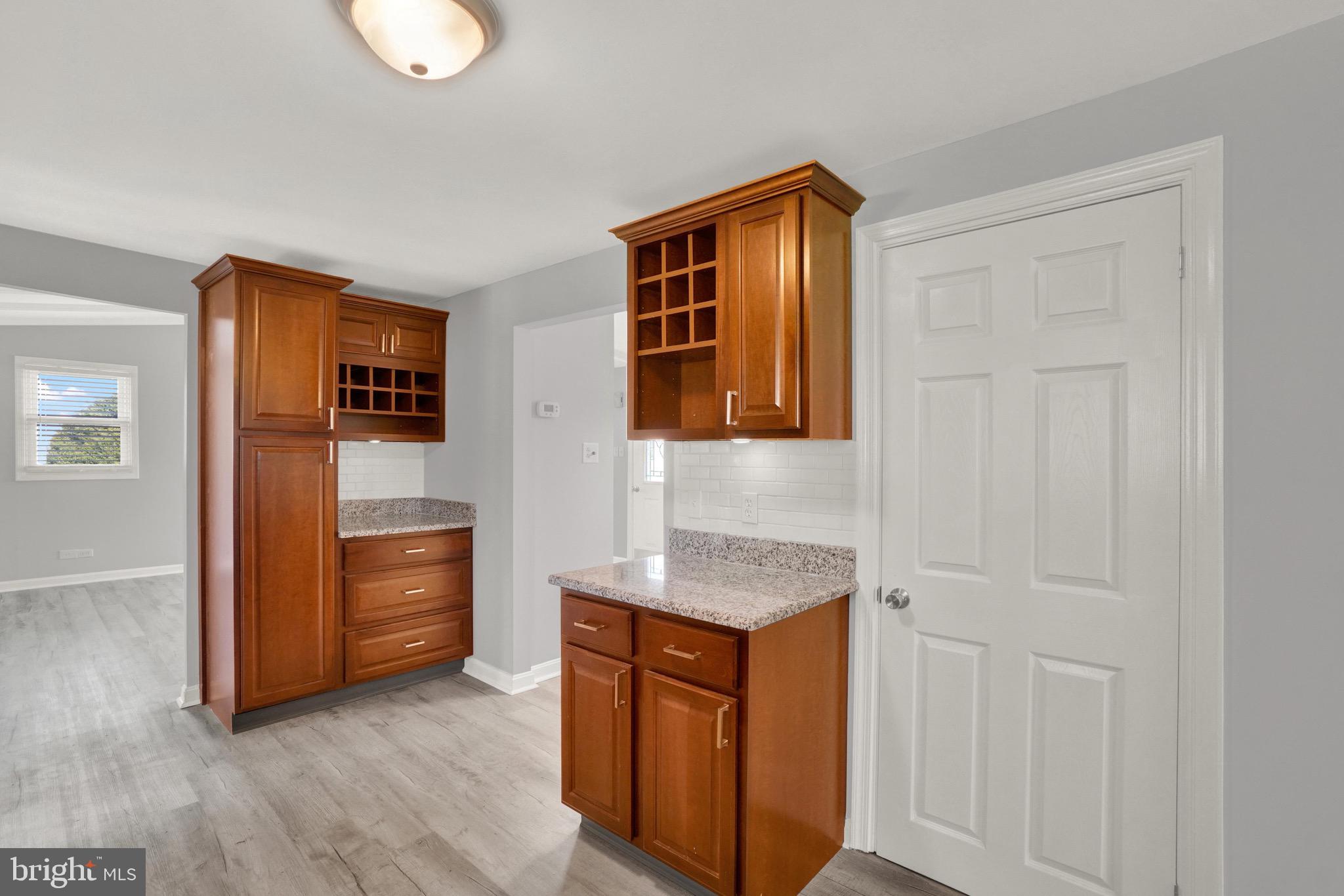 MOUNT JOY - Residential