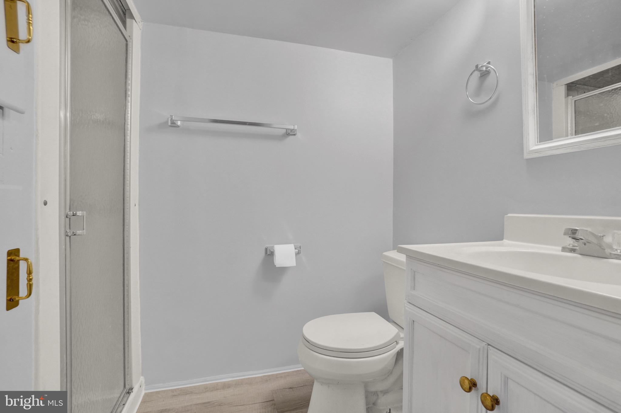 MOUNT JOY - Residential