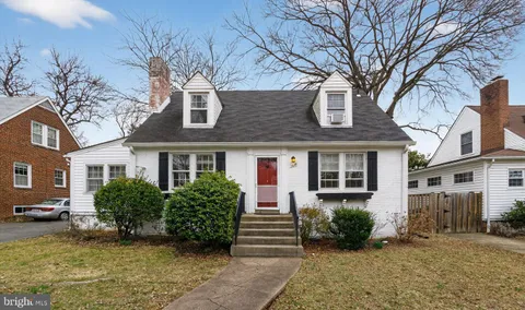 1639 N Woodstock Street, Arlington, VA MLS: VAAR2069690