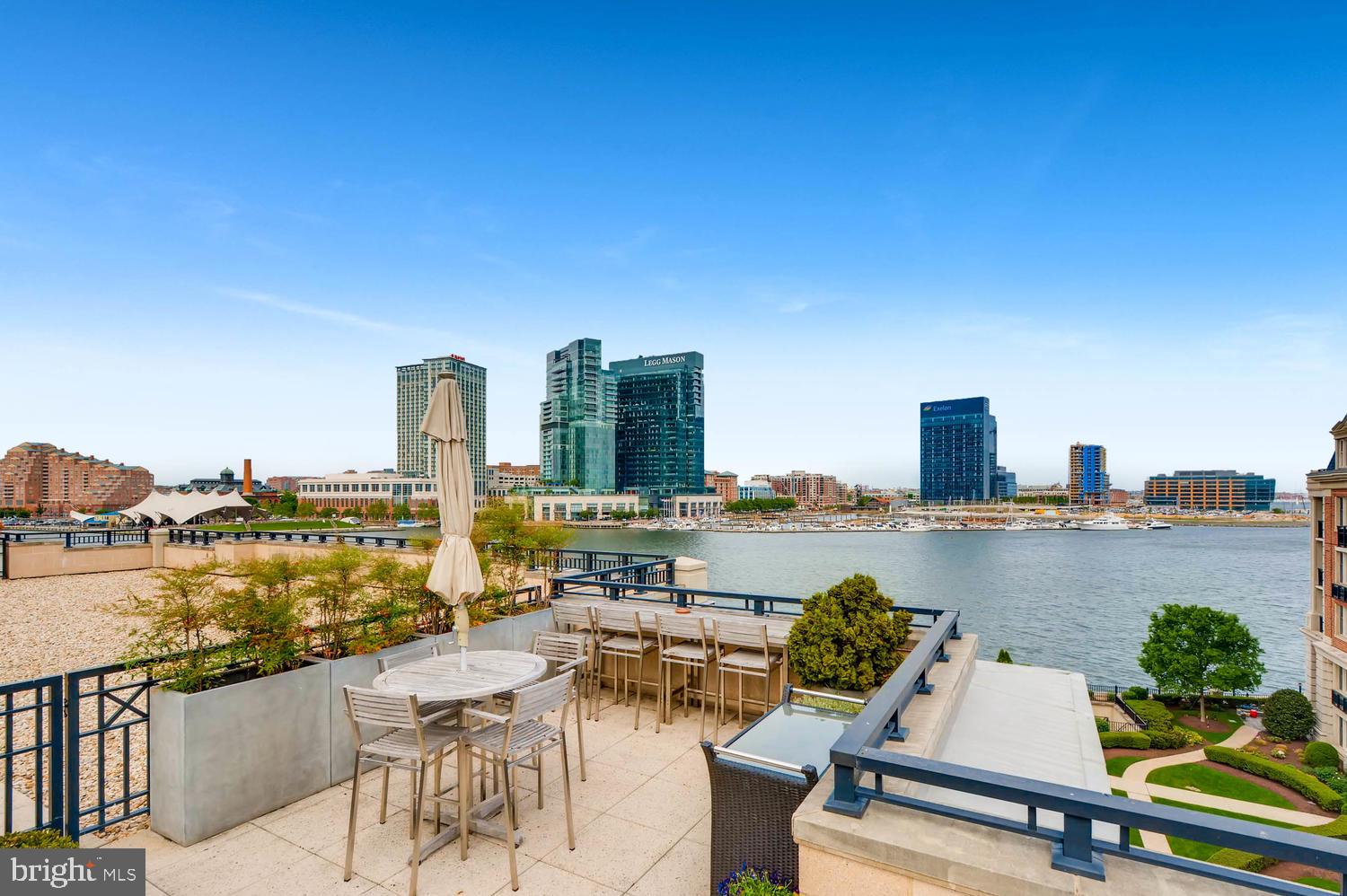 THE RITZ-CARLTON RESIDENCES - Residential