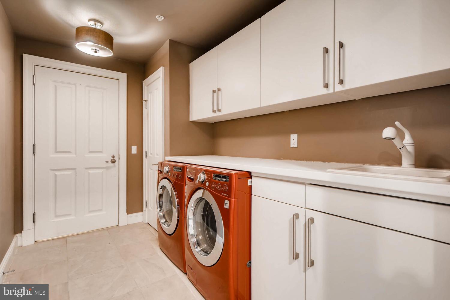 THE RITZ-CARLTON RESIDENCES - Residential