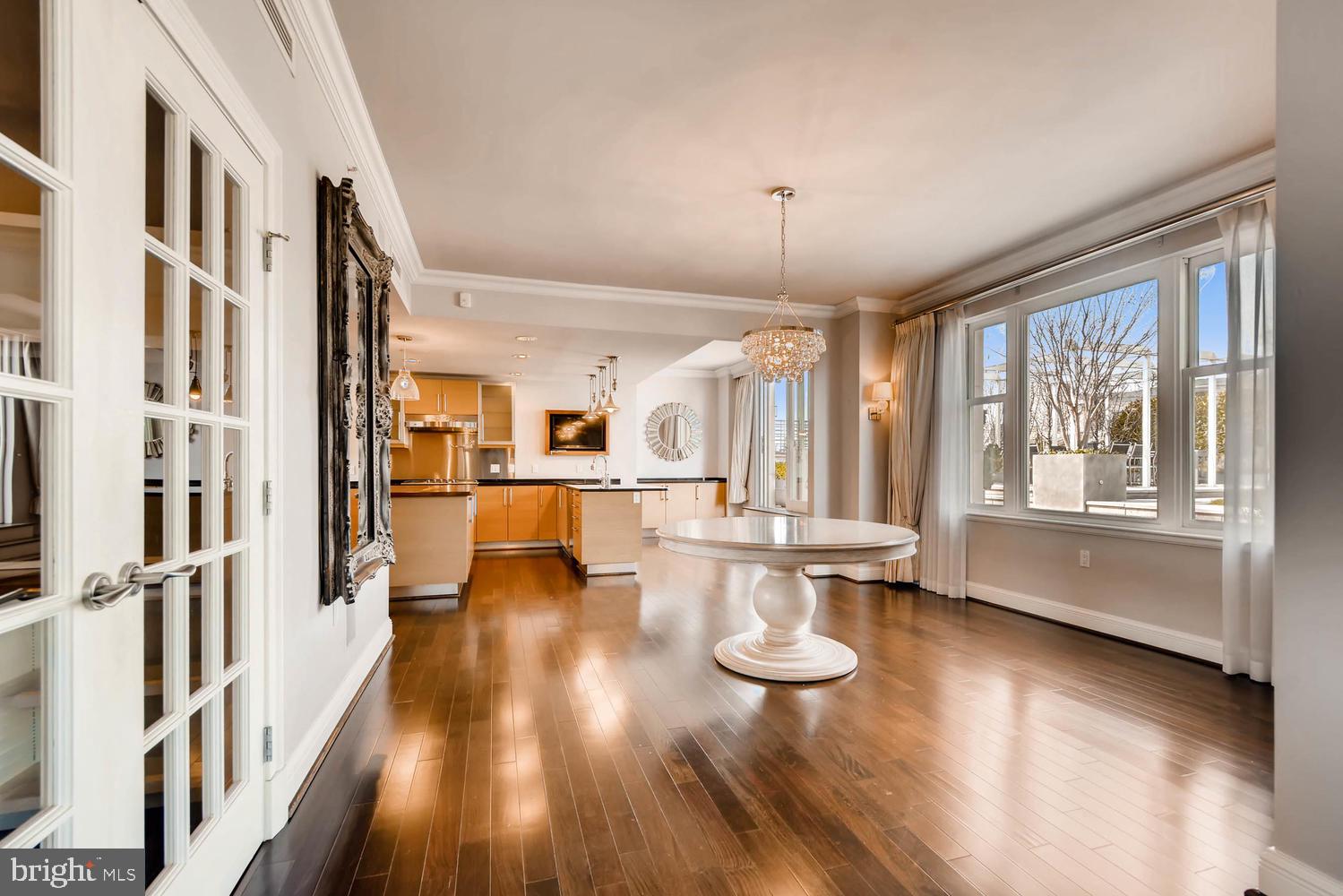 THE RITZ-CARLTON RESIDENCES - Residential