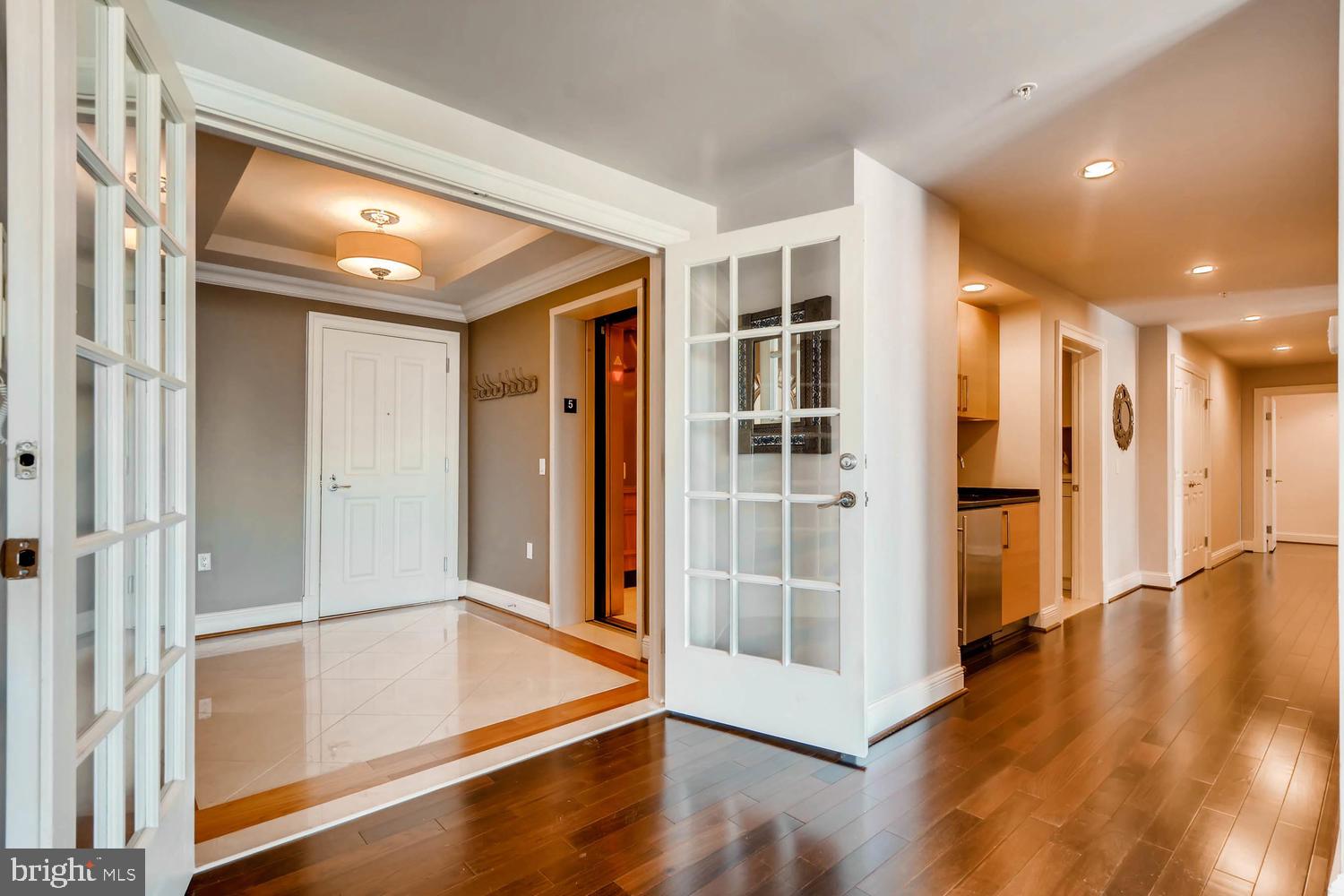 THE RITZ-CARLTON RESIDENCES - Residential