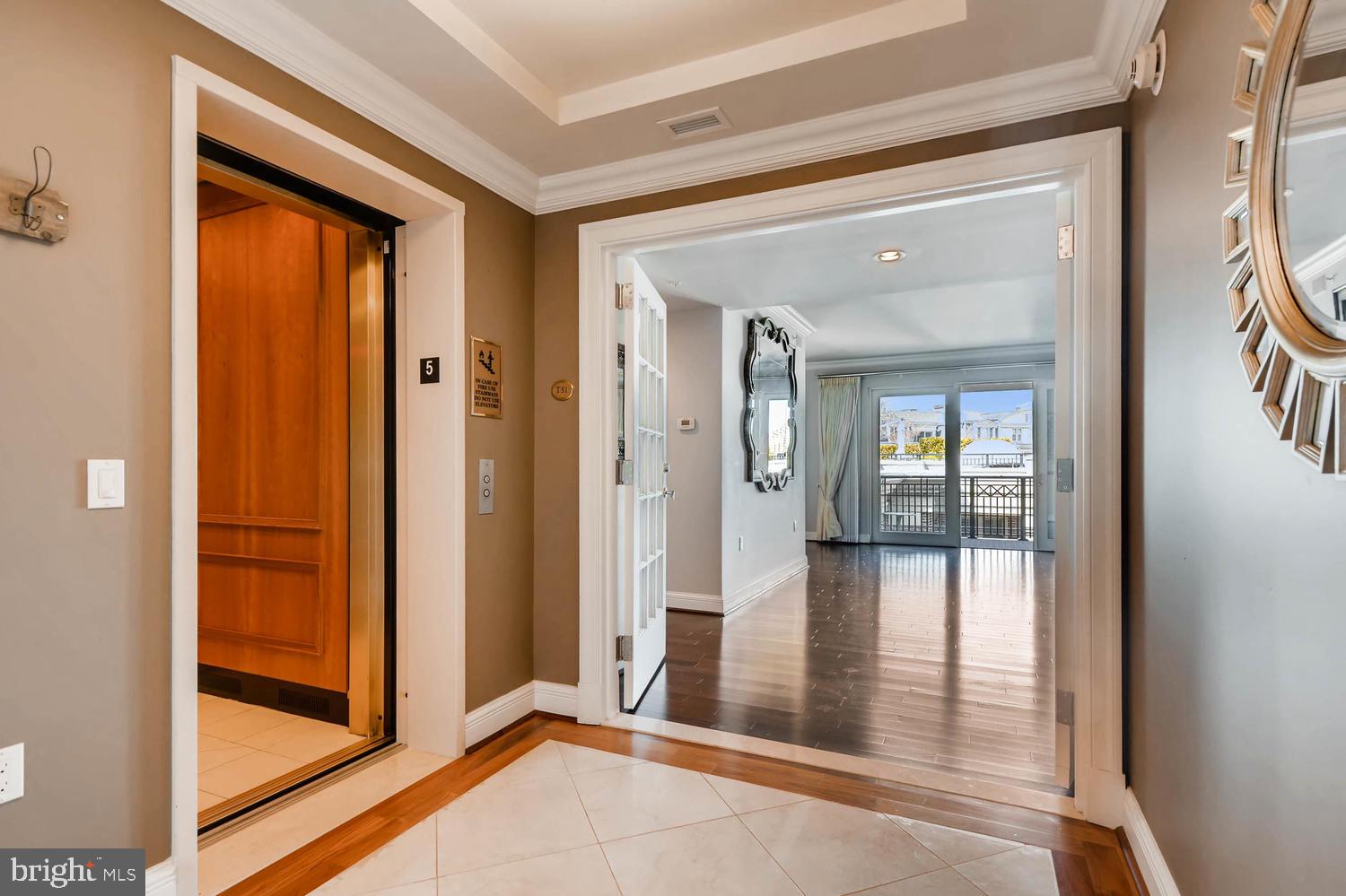 THE RITZ-CARLTON RESIDENCES - Residential