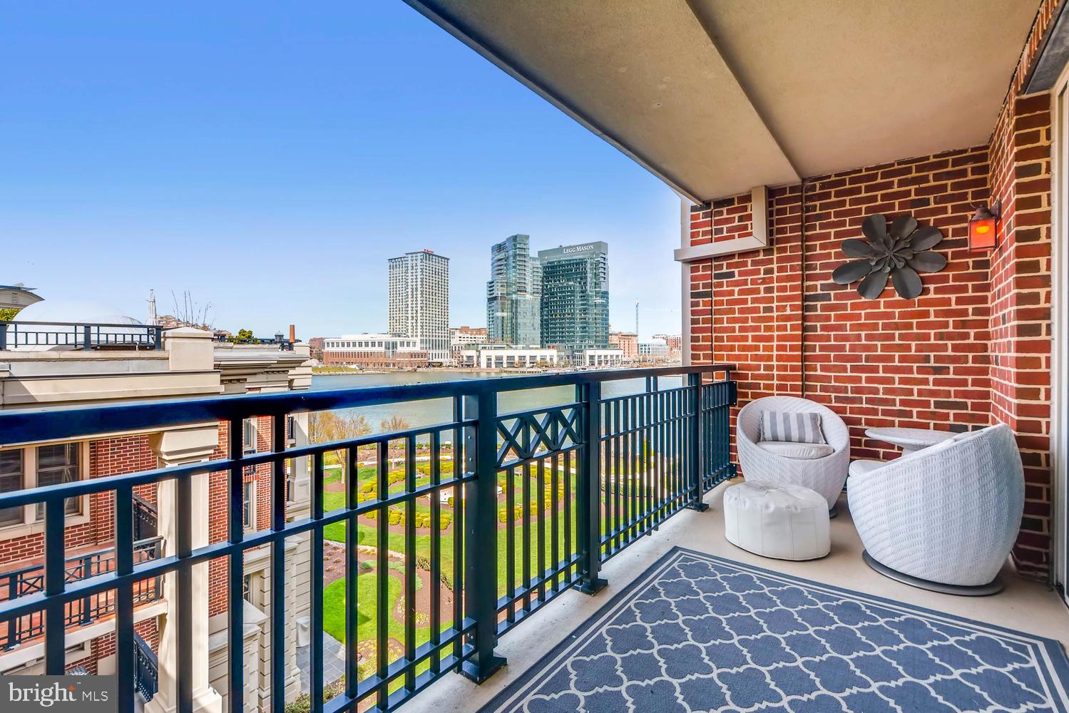 THE RITZ-CARLTON RESIDENCES - Residential