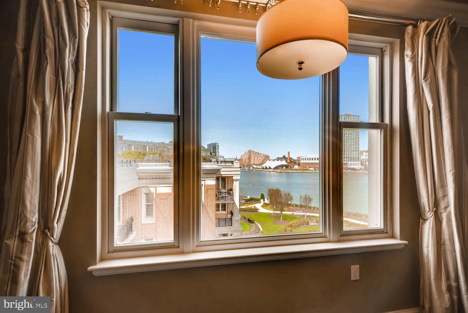 THE RITZ-CARLTON RESIDENCES - Residential