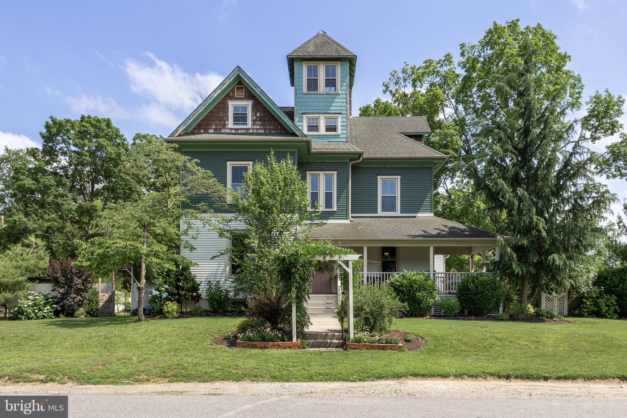 101 WARREN AVENUE