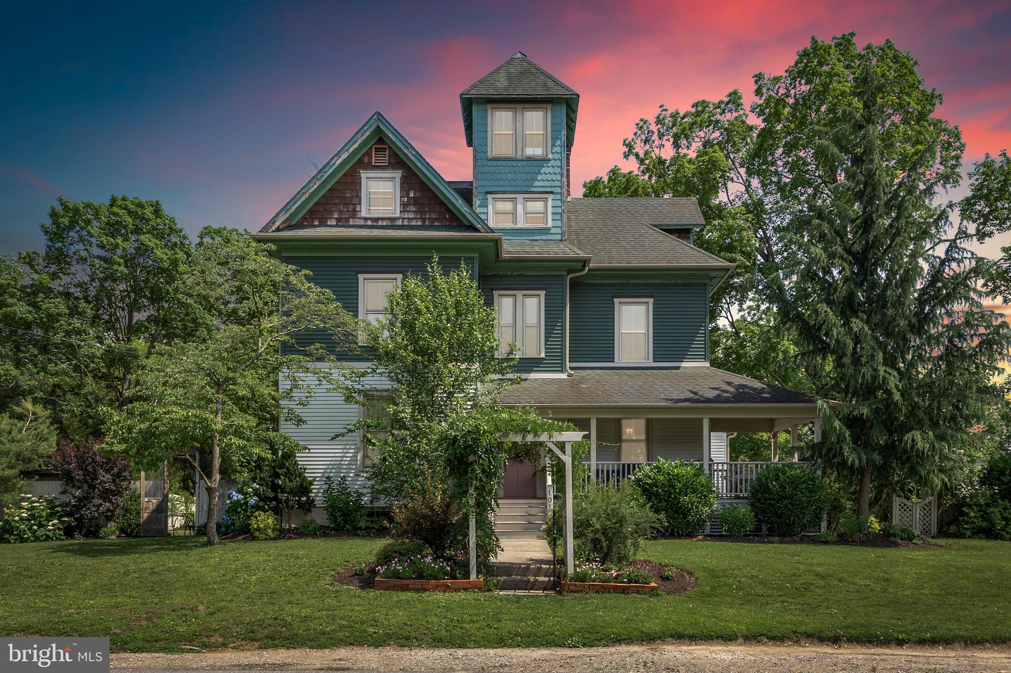101 WARREN AVENUE