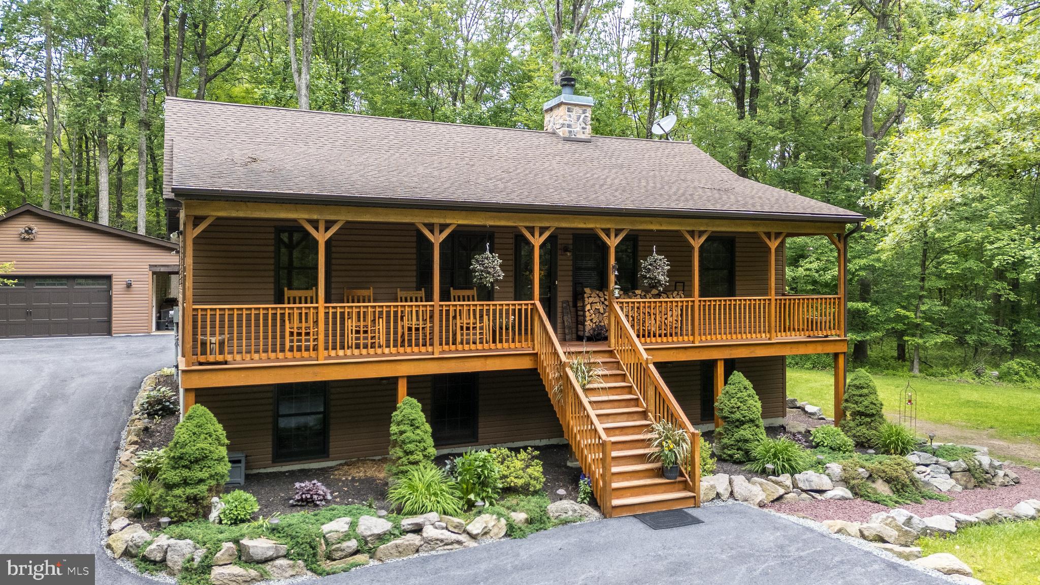 2733 WOOD LANE