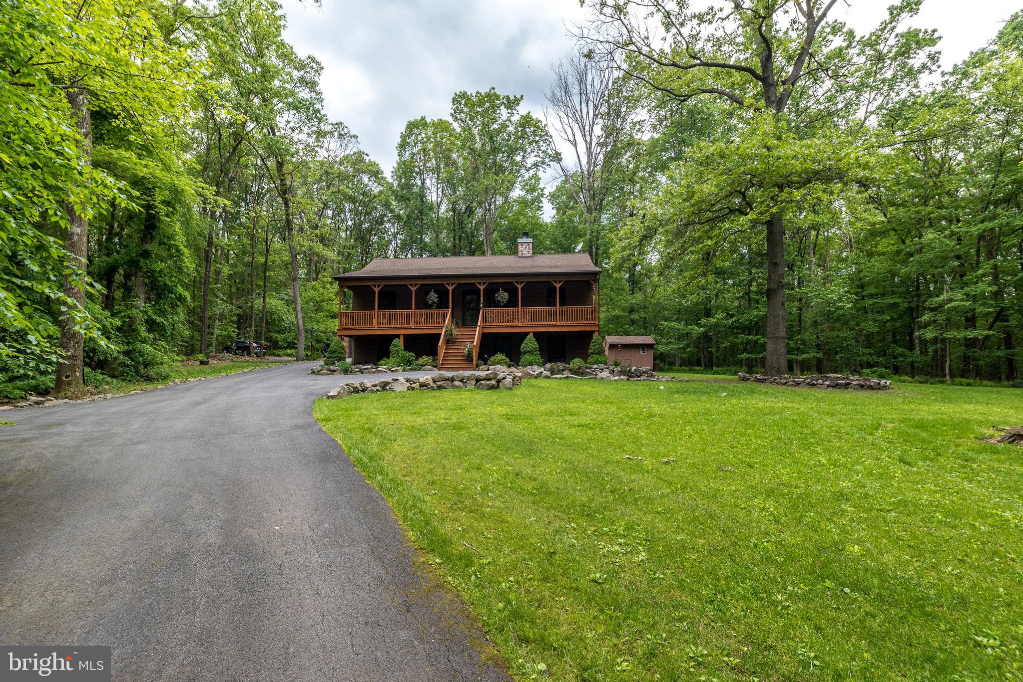 2733 WOOD LANE