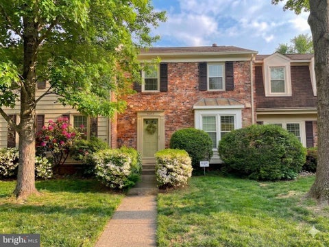 Townhouse For Rent - 9693 Scotch Haven Drive<br/> VIENNA, VA 22181
