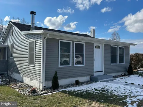 46 N New Road, Middletown, DE MLS: DENC2074712