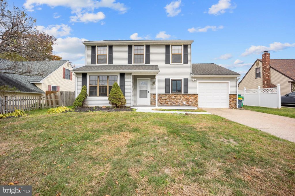 Photo of 560 Fernwood Lane, FAIRLESS HILLS, PA 19030 (MLS # PABU2108752)