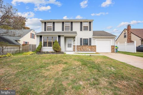 Photo of 560 Fernwood Lane, FAIRLESS HILLS, PA 19030 (MLS # PABU2108752)