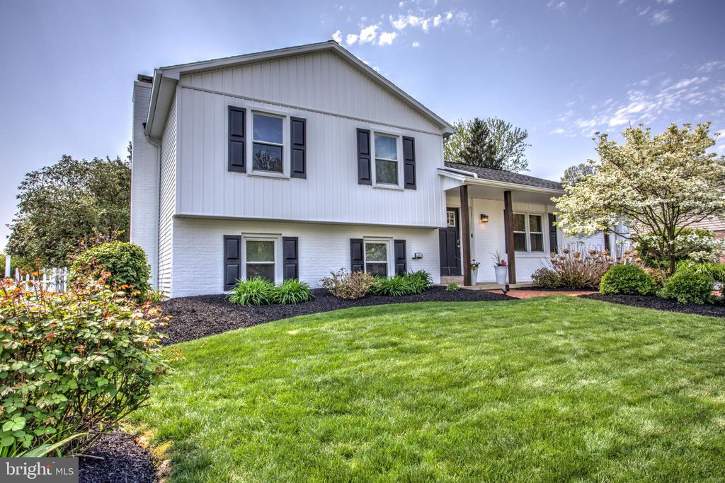 Photo of 428 LONGMEADOW RD, LANCASTER, PA 17601 (MLS # PALA2034338)