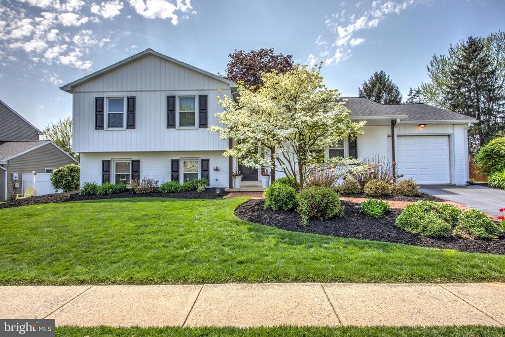 Photo of 428 LONGMEADOW RD, LANCASTER, PA 17601 (MLS # PALA2034338)