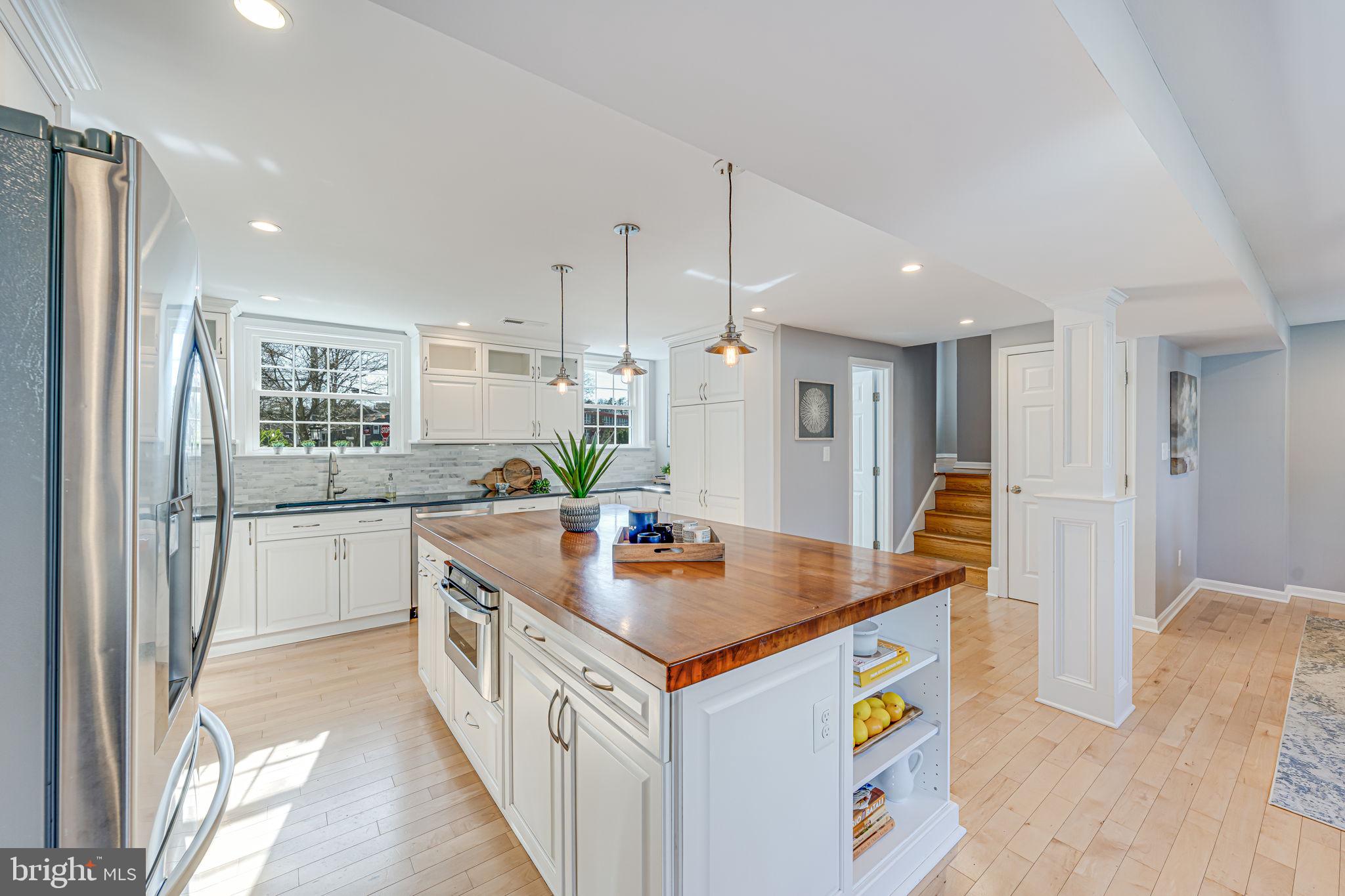 WAYNEWOOD - Residential