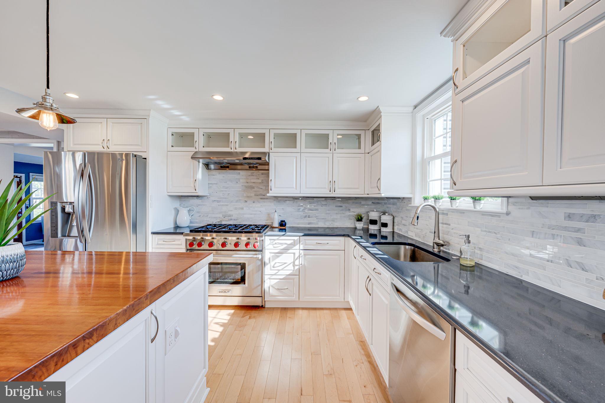 WAYNEWOOD - Residential