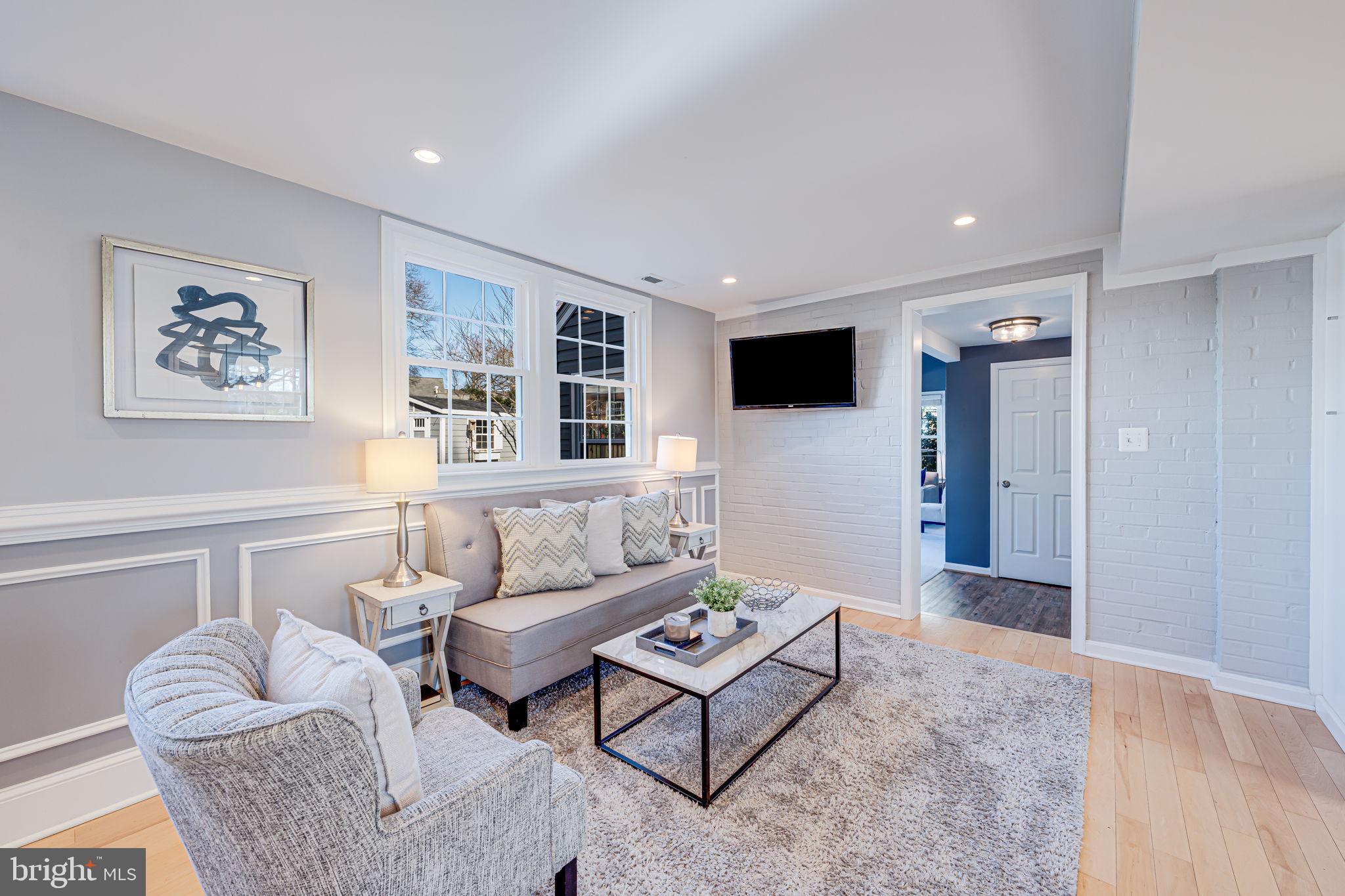 WAYNEWOOD - Residential