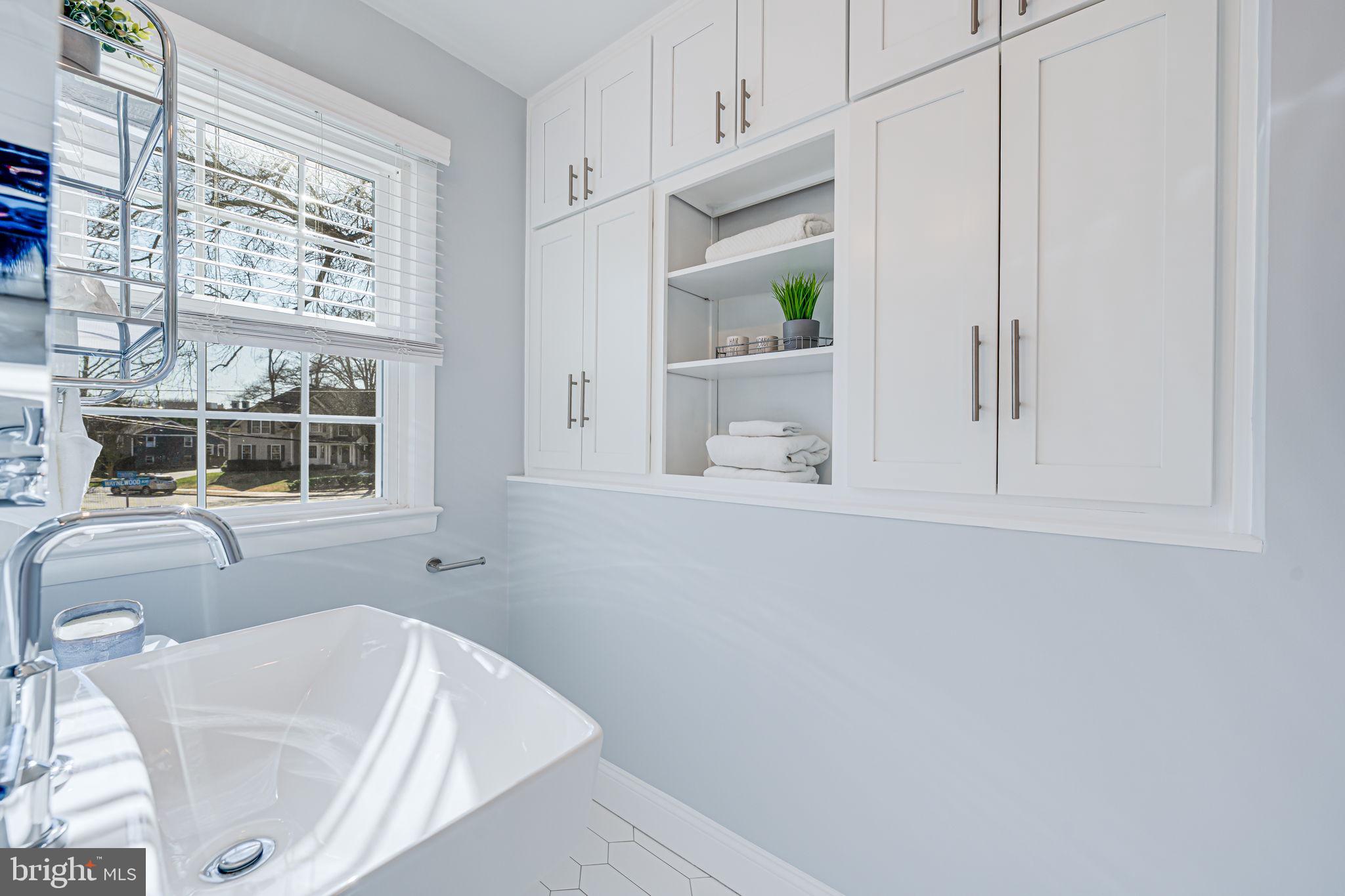 WAYNEWOOD - Residential