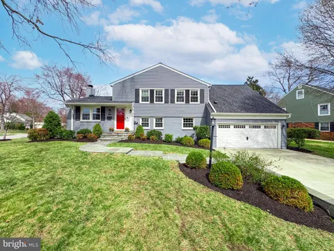 1122 Waynewood Boulevard, Alexandria, VA MLS: VAFX2227996