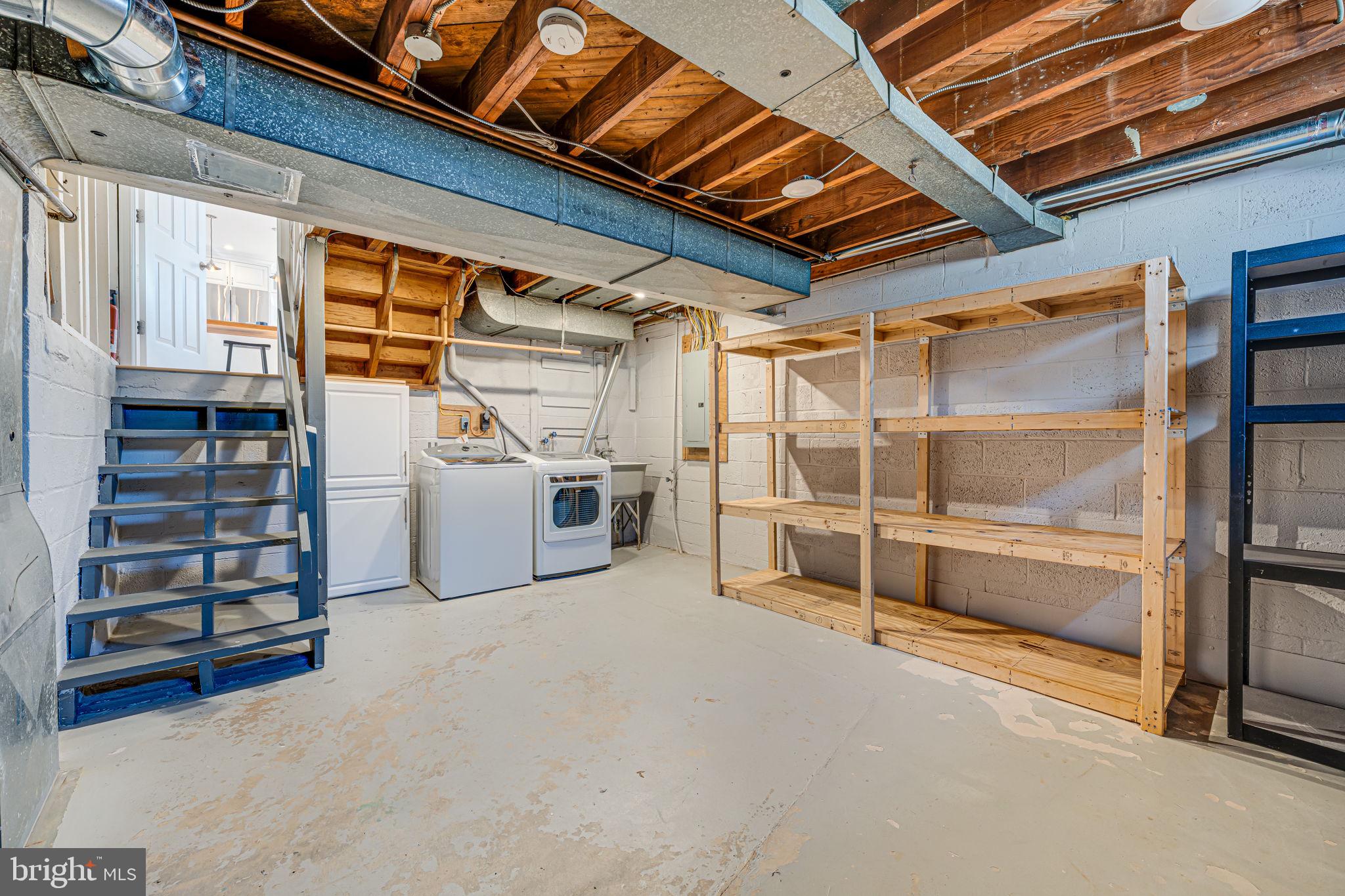 WAYNEWOOD - Residential