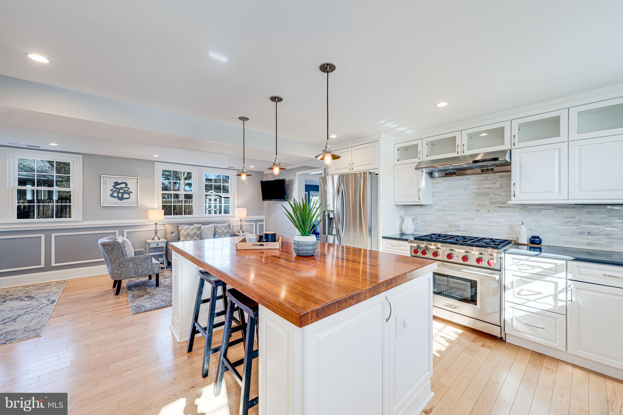 WAYNEWOOD - Residential