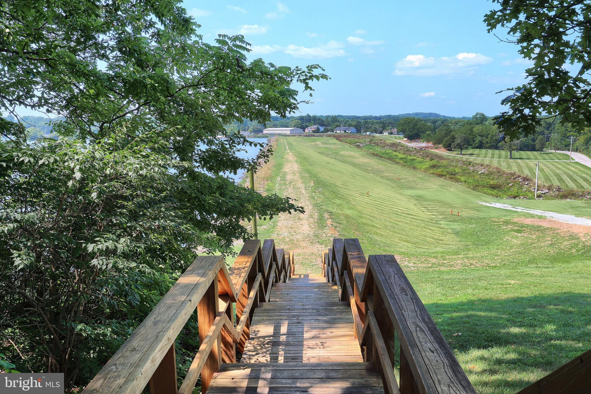 LAKE MEADE - Residential