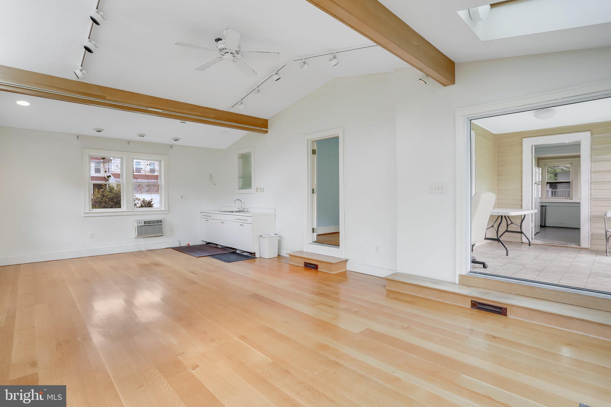 DOUGLAS PARK - Residential Lease