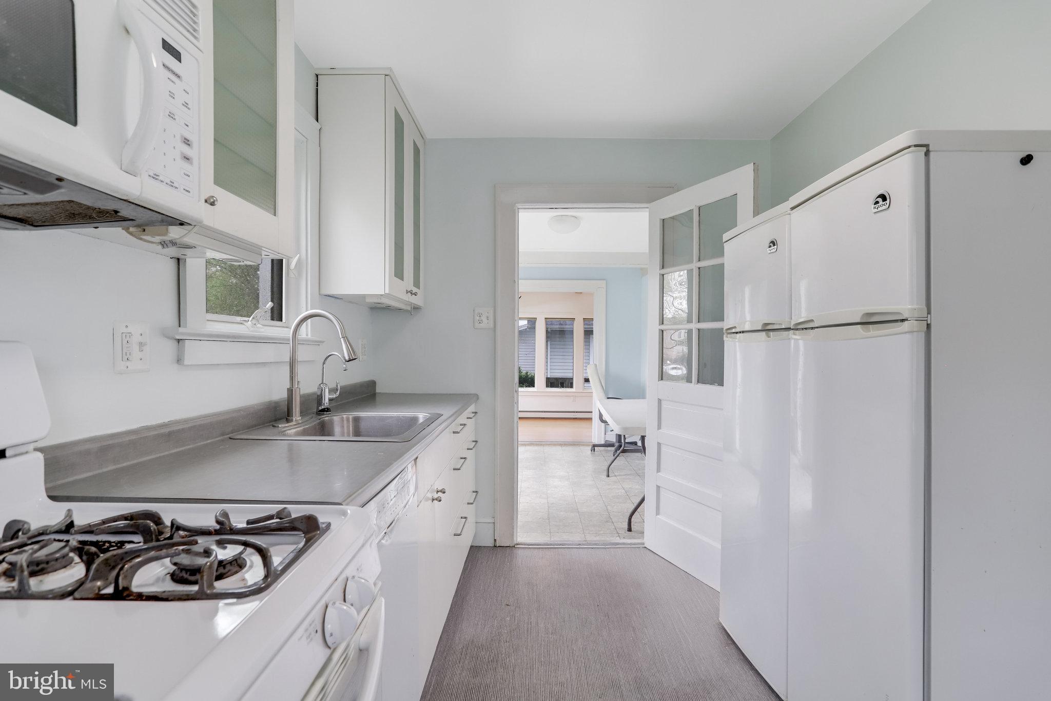 DOUGLAS PARK - Residential Lease