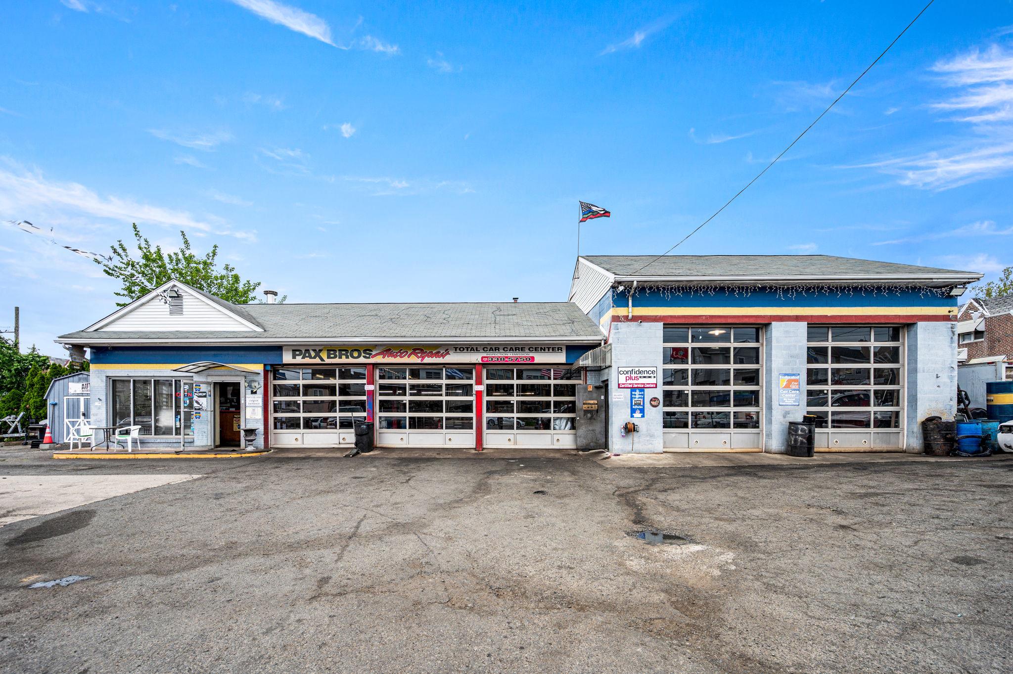 HOLMESBURG - Commercial Sale