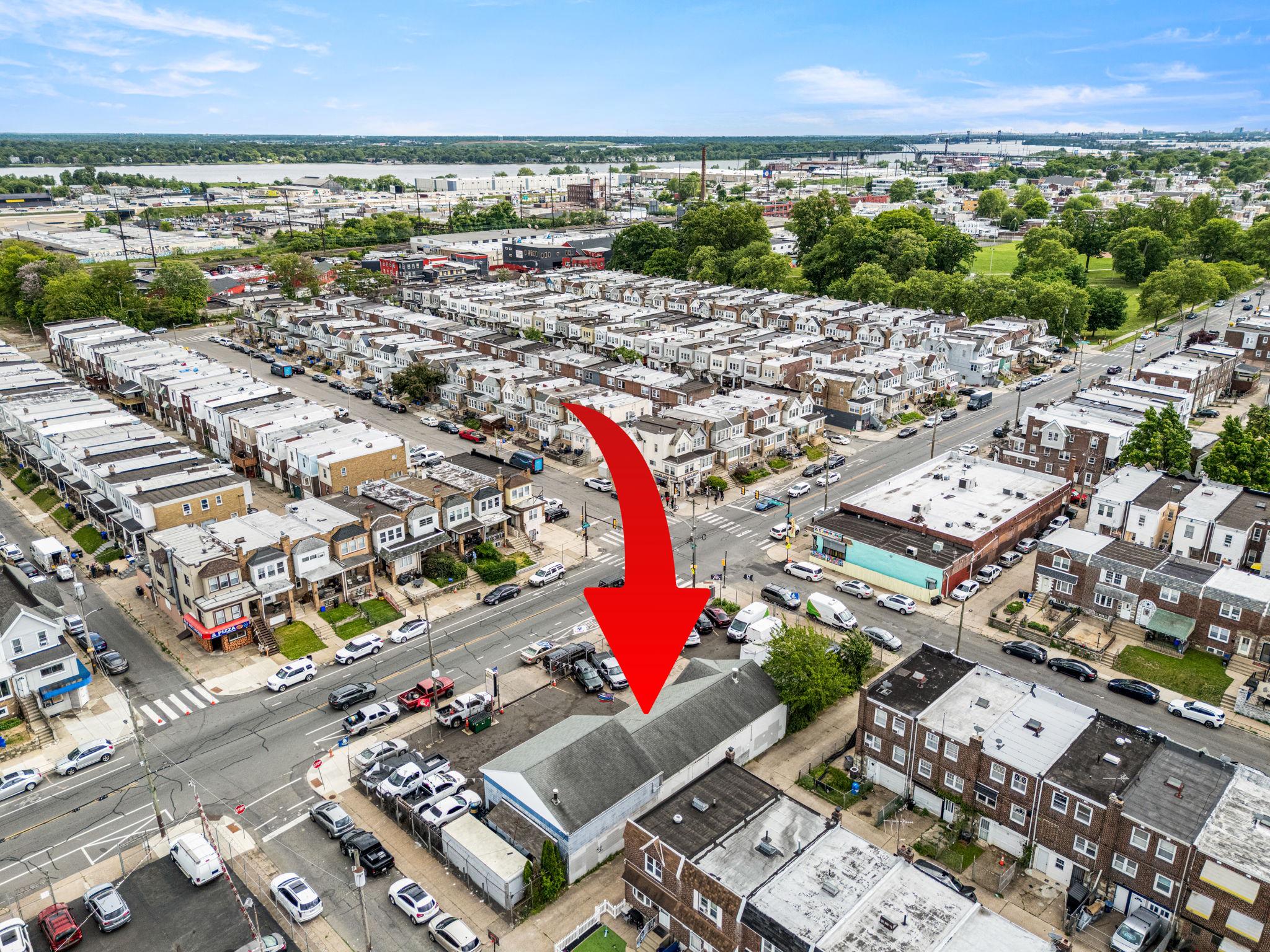 HOLMESBURG - Commercial Sale
