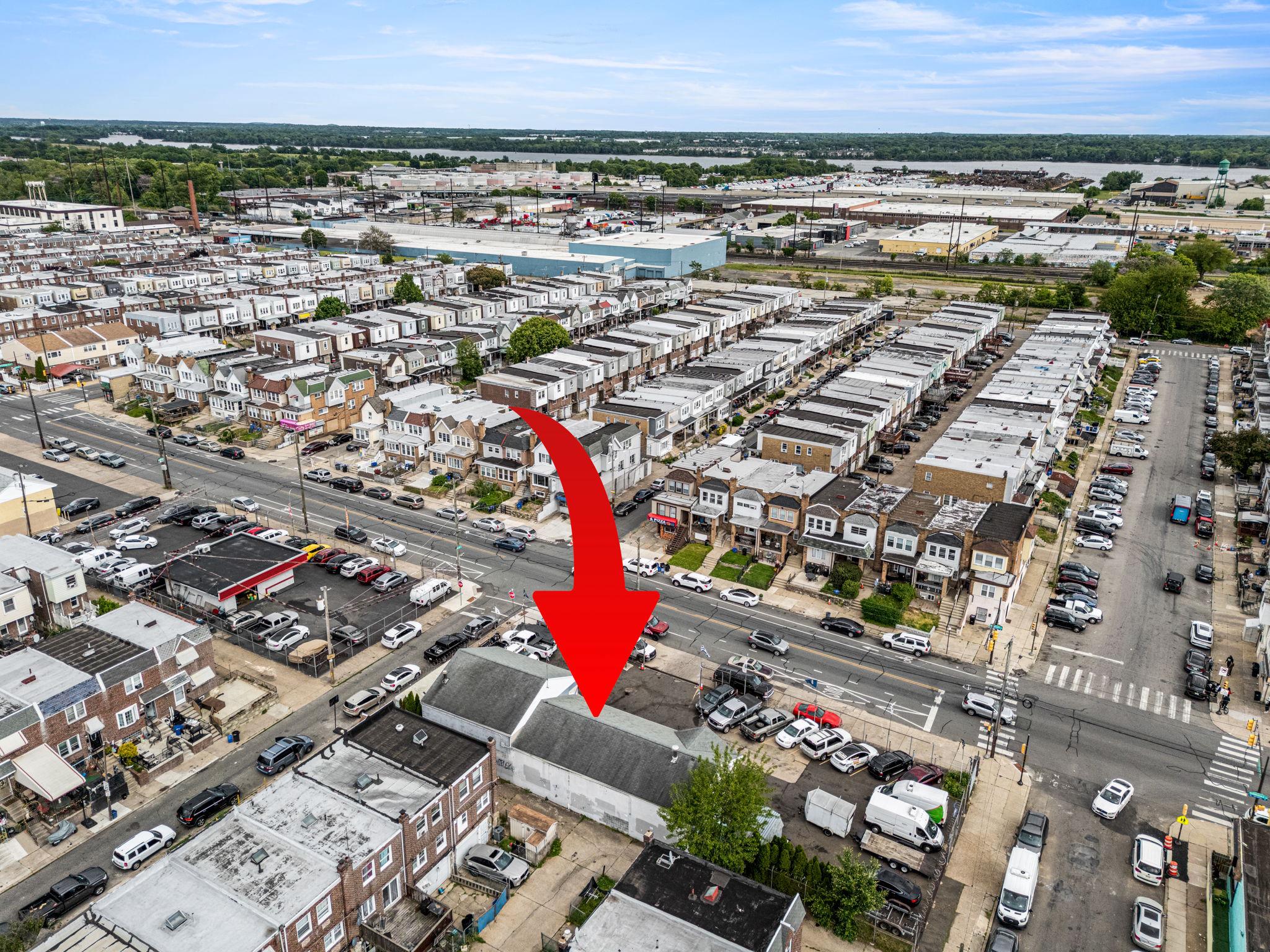 HOLMESBURG - Commercial Sale