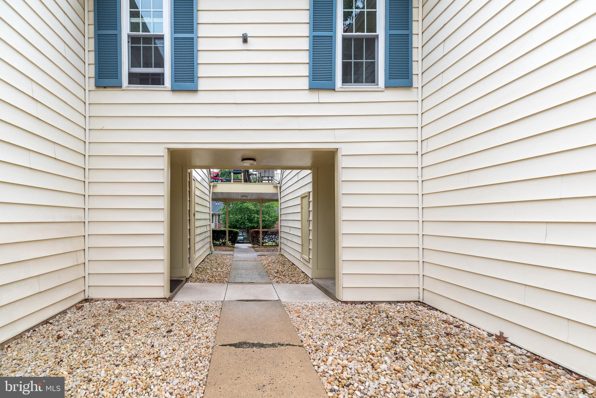 CHATHAM VIL OF TOW - Residential Lease