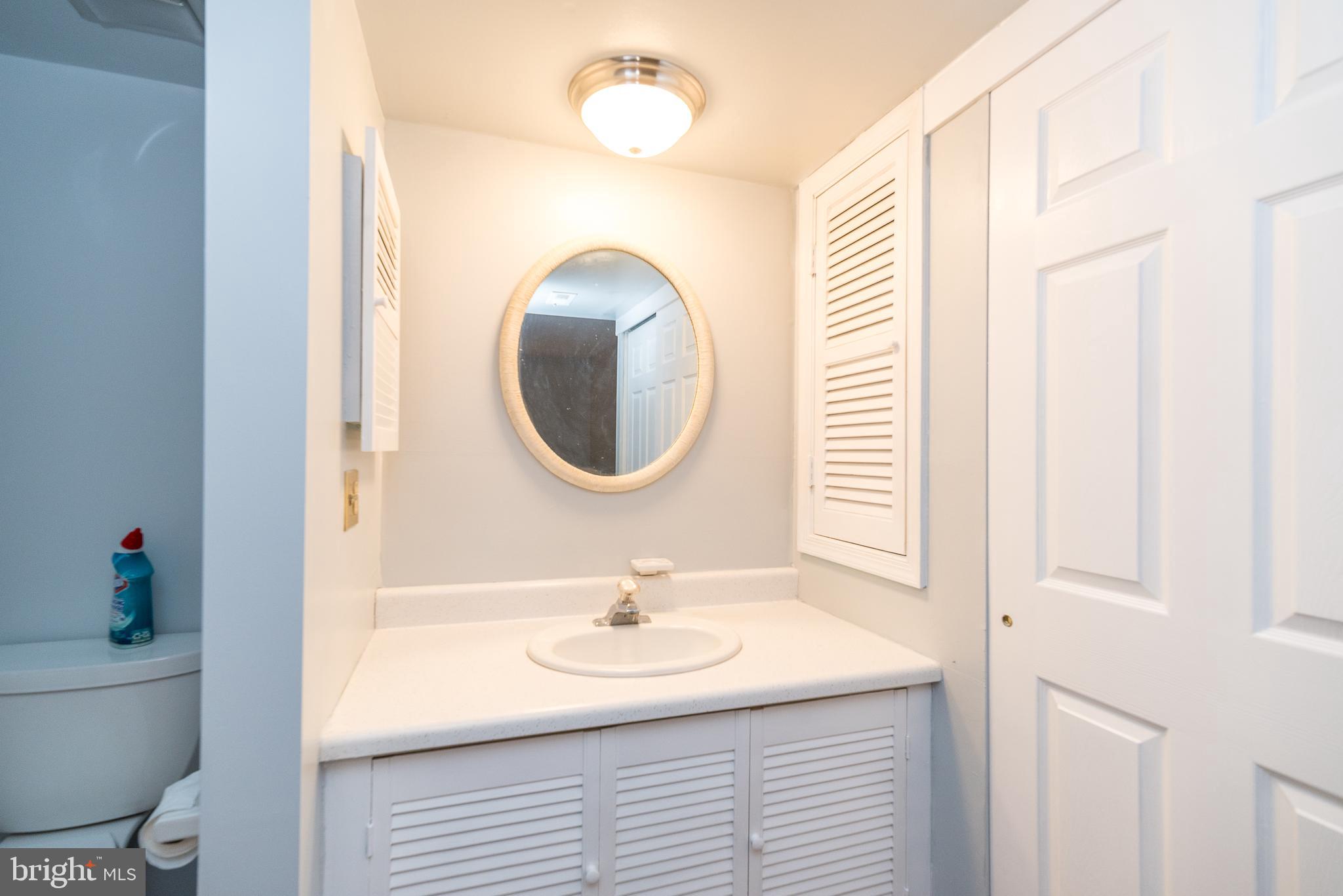 CHATHAM VIL OF TOW - Residential Lease