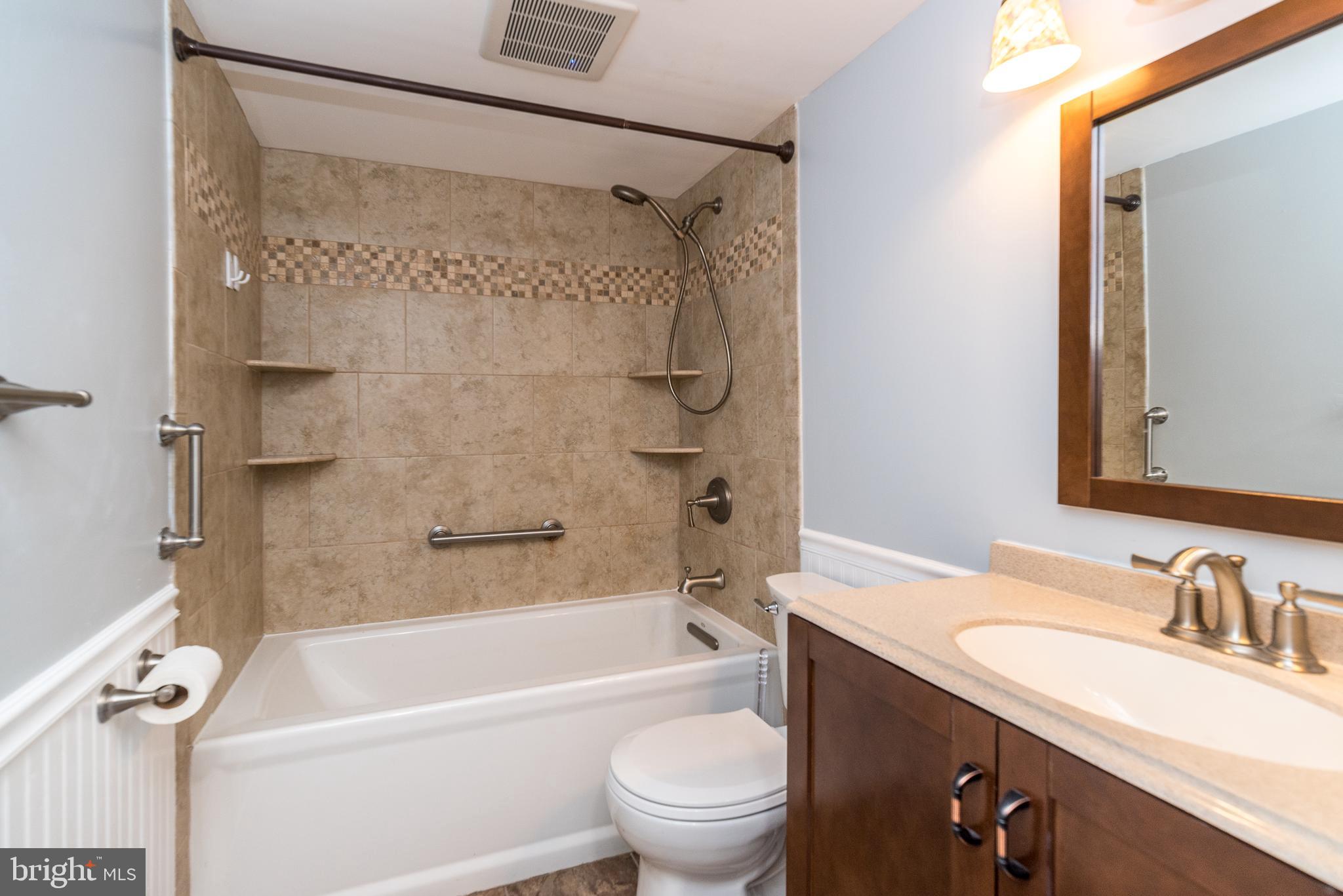 CHATHAM VIL OF TOW - Residential Lease