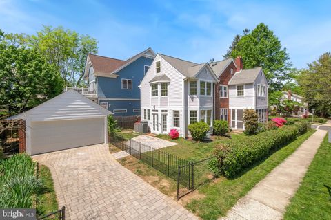 Homes For Rent - 4400 Ridge Street<br/> CHEVY CHASE, MD 20815