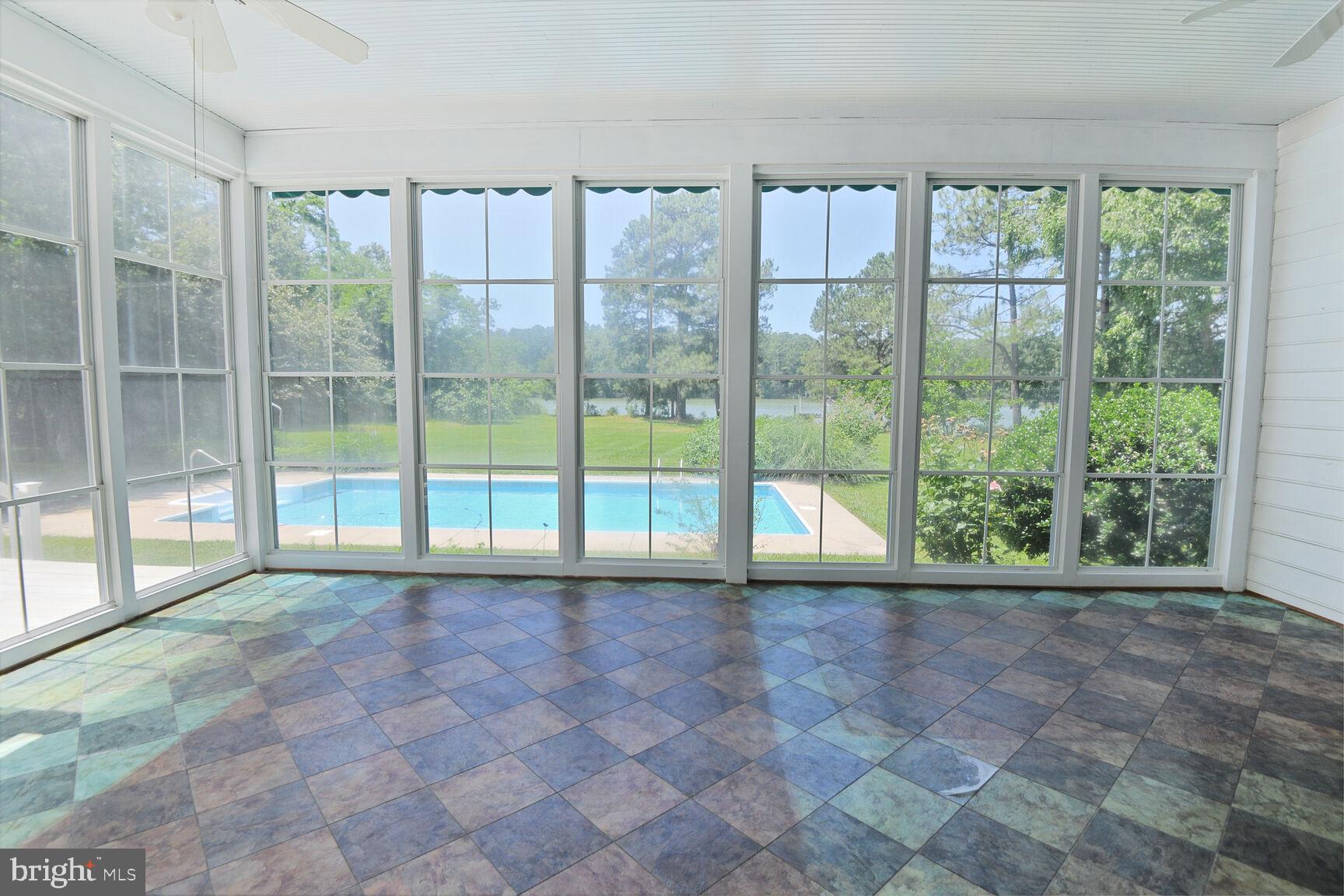 ROYAL OAK - Residential