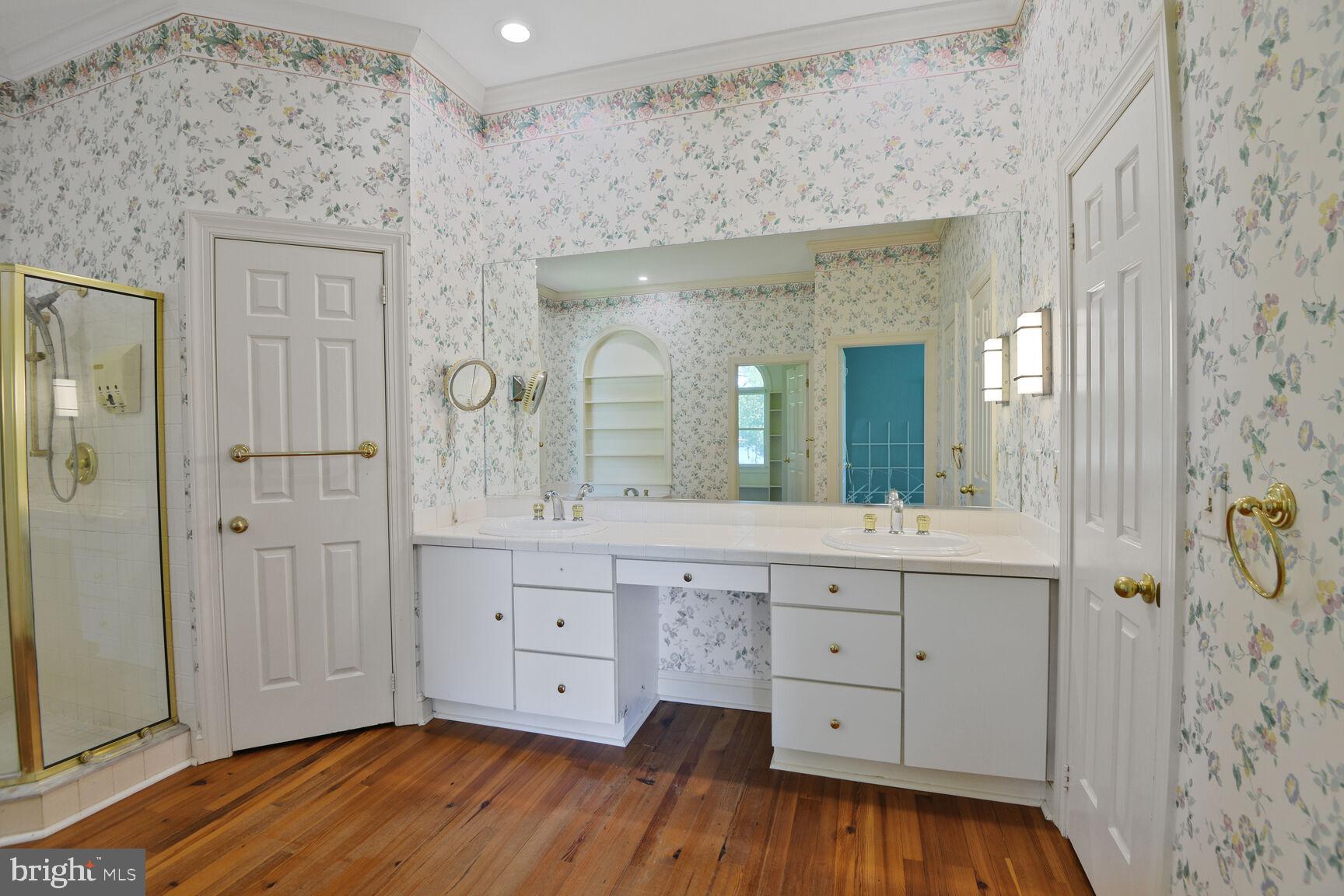 ROYAL OAK - Residential