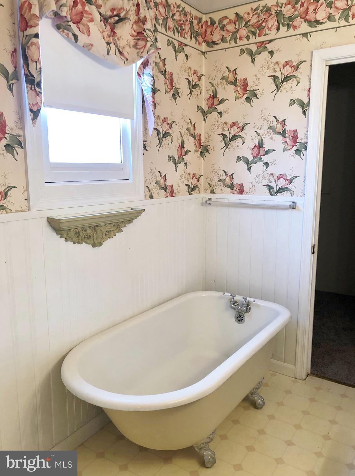 VIRGINIA HILLS - Residential