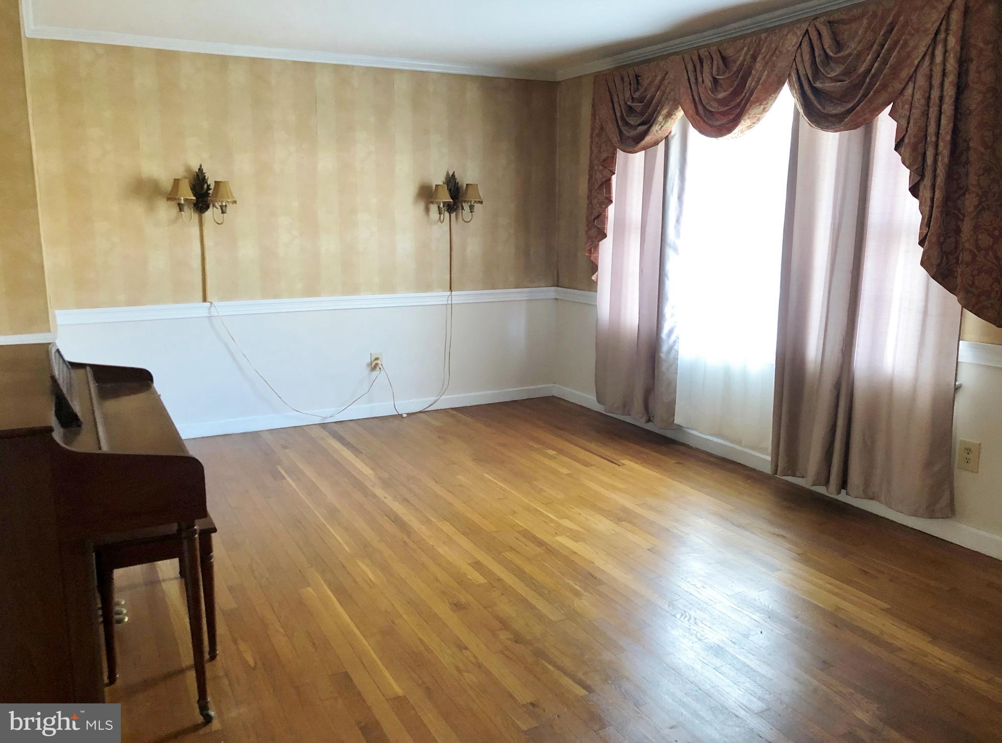 VIRGINIA HILLS - Residential