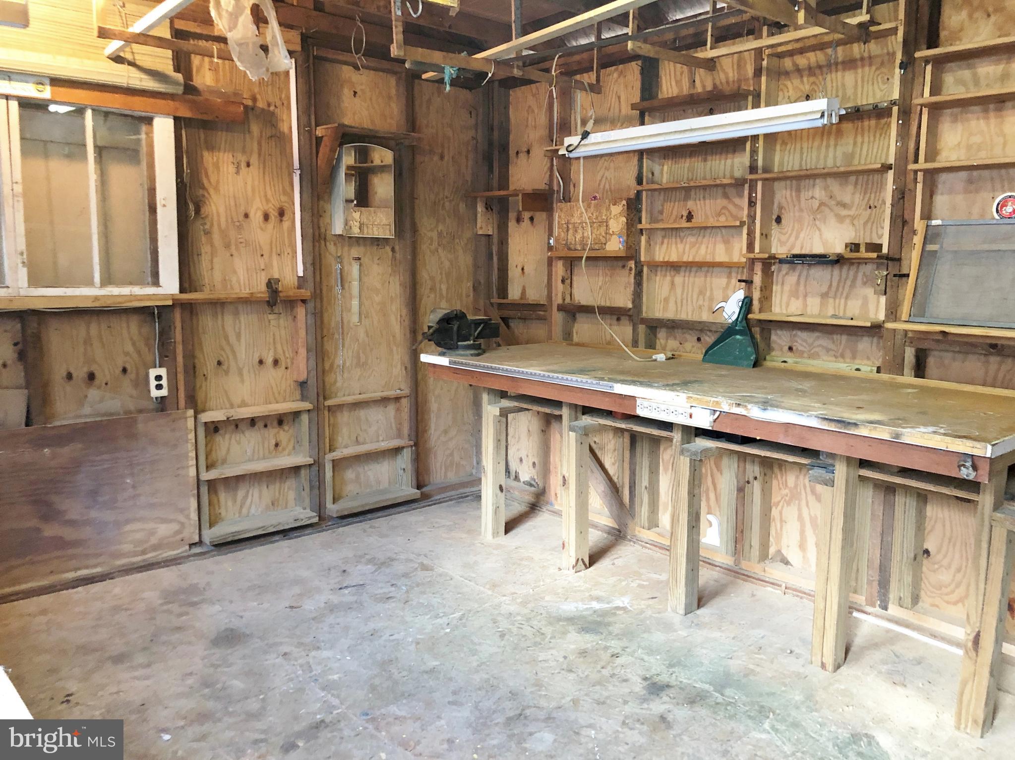 VIRGINIA HILLS - Residential