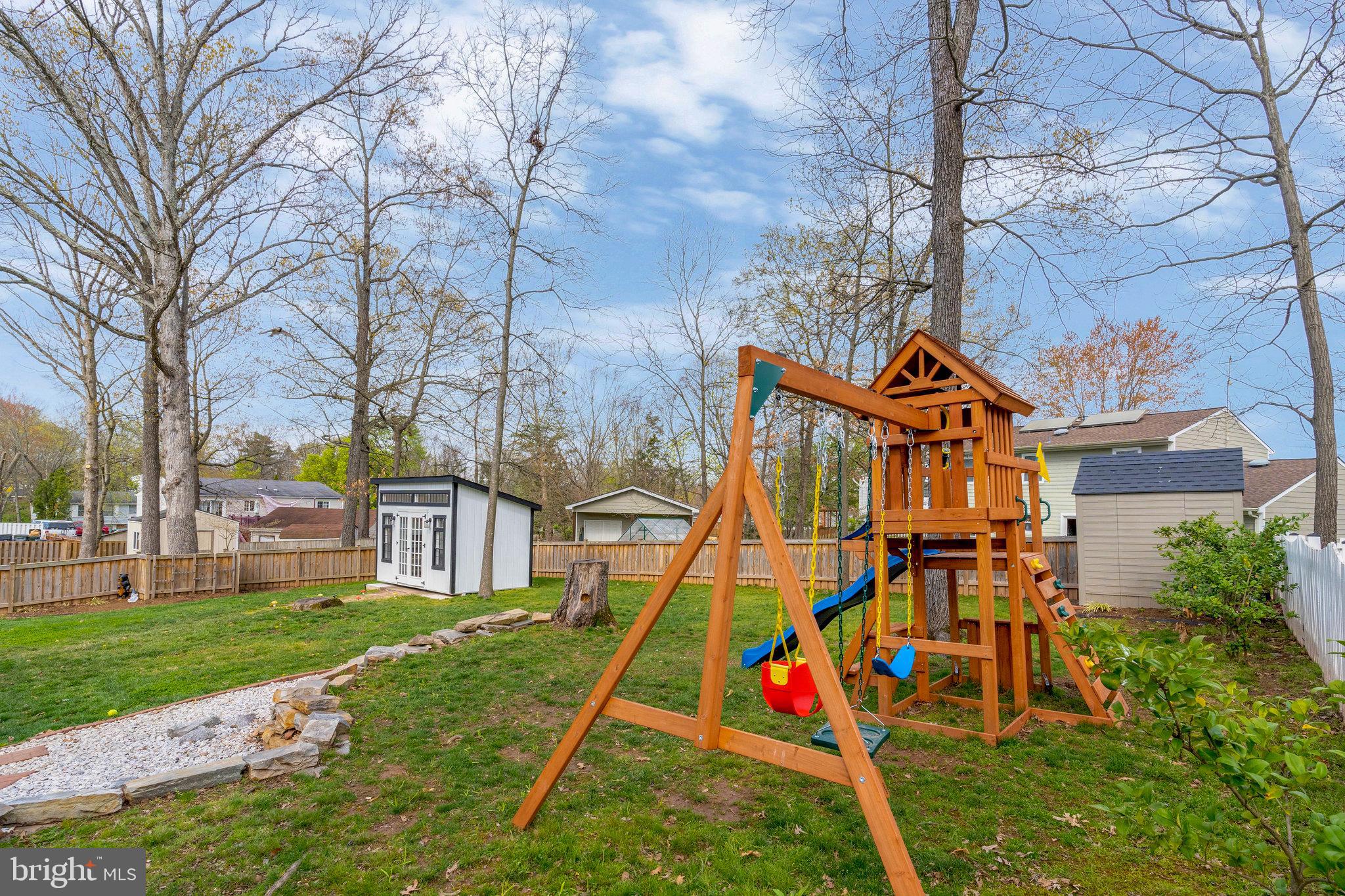 POINT OF WOODS - Residential