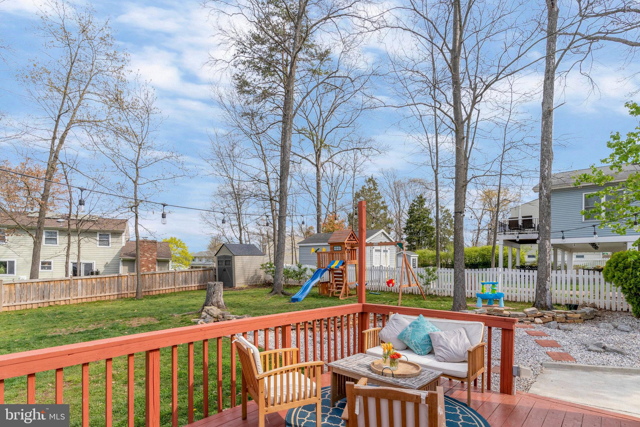 POINT OF WOODS - Residential