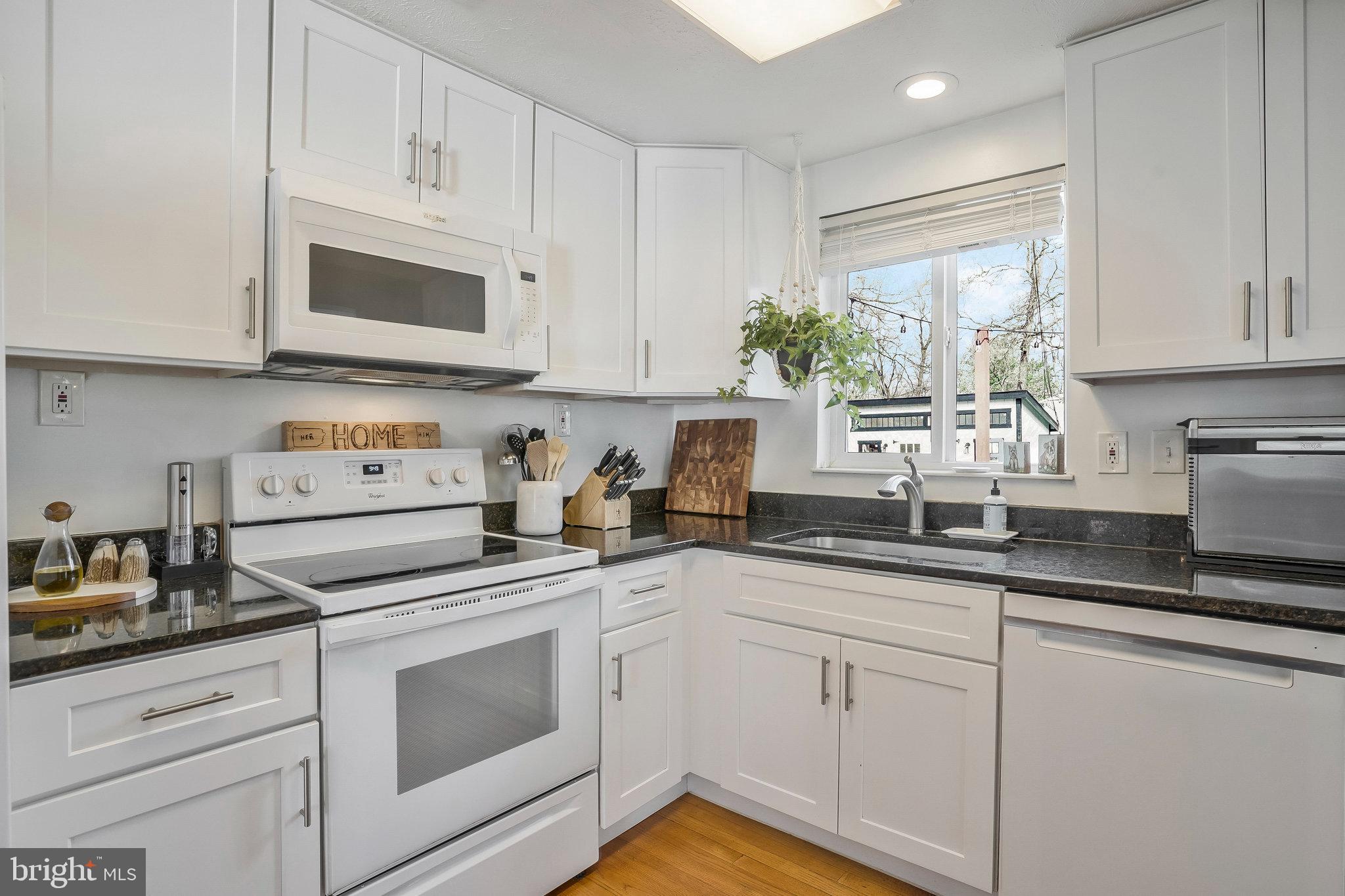 POINT OF WOODS - Residential