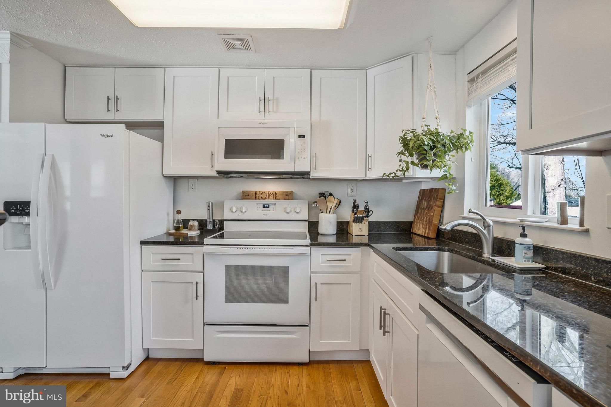 POINT OF WOODS - Residential