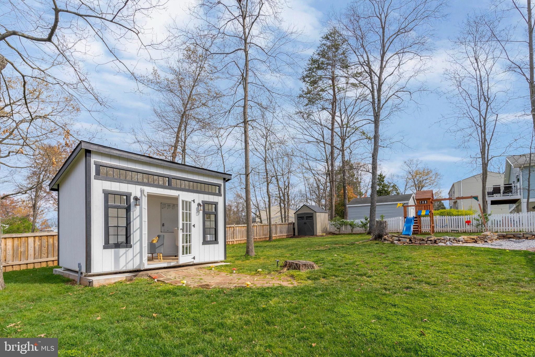 POINT OF WOODS - Residential